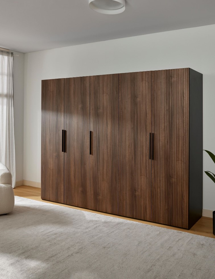 Leon Hinged 250